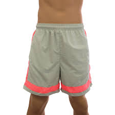 Ce short de bain hummel® a un slip en mesh à l'intérieur et une taille côtelée. Short De Bain Leo Surf Emporio Armani Vente Short De Bain Homme