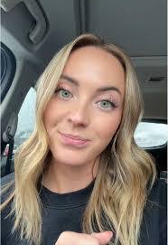 Sara Bivens's Instagram, Twitter & Facebook