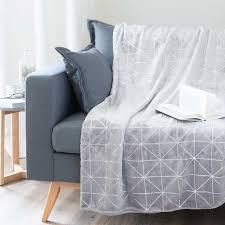 Plaid Gris Motifs Graphiques Argentes 150x230 Plaid Meubels Wonen