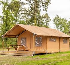 If you feel like staying in fun, stylish safari tent, treehouse or tiny house, read on. Glamping Angebote Roompot