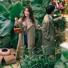 oggi編集部 on instagram 3 13 今日のコーデ 植物園デート 女らしさをアピールするならシアートップスが有効 カジュアルコーデもシアーニットを合わせれば ヘルシーな女らしさを叶えてくれる アイテム詳細は oggi jpの 3 13のコーデ を raincoat