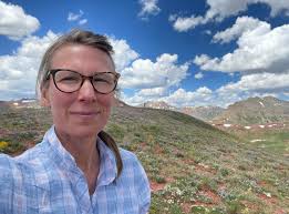 Erika Rowe's Instagram, Twitter & Facebook