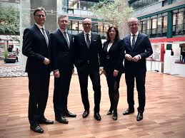 Monchengladbach Stadtsparkasse Wachst 2019 Kraftig Und Schliesst Zwei Filialen
