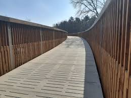 'fietsen door de heide' maakt net als de andere fietsbelevingen deel uit van het overkoepelend project 'cycling synergy'. Fiets En Voetgangersbrug Fietsen Door De Heide Maasmechelen Hout In De Gww