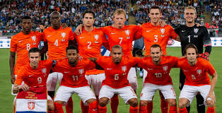 Nederland ˈneːdərlɑnt (listen)), informally holland, is a country primarily located in western europe and partly in the caribbean. Vermoedelijke Opstelling Tsjechie Nederland Mee Met Oranje