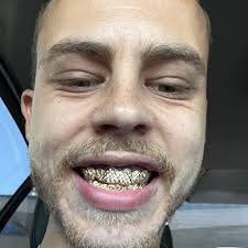 Drake's monthly listeners