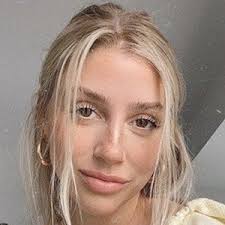 Jacquelyn Anderson's Instagram, Twitter & Facebook