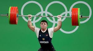 Semua berawal ketika si olahragawan, alexander sedykh, melakukan angkatan squat 400 kg ketika dia kehilangan. Detik Detik Mengerikan Atlet Angkat Besi Alami Patah Siku Di Olimpiade Brazil 2016