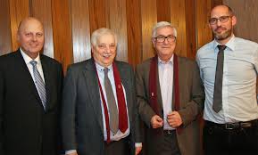 Direkt in der praxis an. Traditioneller Jahresruckblick Und Weihnachtssingen Im Vereinslokal Hotel Zum Casino Maassen Viel Licht Aber Auch Schatten Mgv Quartettverein 1930 Konigshoven E V