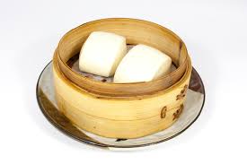 Il pane sarà pronto non appena avrà raddoppiato il suo volume e a questo punto estraetelo dallo scolapasta e bucherellatelo delicatamente con uno stuzzicadenti per permettere la fuoriuscita del vapore in eccesso. 02 Pane Cinese Al Vapore 2 Pz Youki Magenta