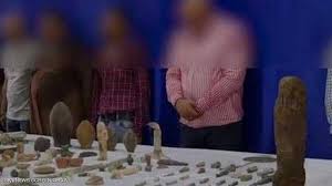 قررت جهات التحقيق حبس علاء حسانين نائب الجن والعفاريت في عهد الإخوان بتهمة سرقة وألقت الأجهزة الأمنية في وزارة الداخلية، القبض على البرلماني السابق علاء حسانين. Lbl4emo1v2tixm