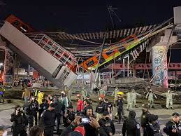 Se desploma estructura en línea 12 del metro cdmx y cae tren. W4yxqpcdz8zuam