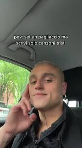 Canzoni Tristi di Ethan Lara: POV Sei un Pagliaccio