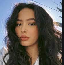 Nicole Kibbe's Instagram, Twitter & Facebook