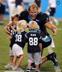 Adorable Pictures Of Nfl Players Caught Being Dads Carolina Panthers Carolina Panthers Football Nfl Players