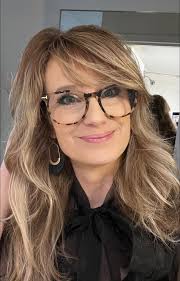 👋 Hi friends, I'm Amy, a Digital Marketing Specialist, the creator behind  Amys Image Photography & strategic marketing planning as a Salon Growth  Manager 👉Amy Surface Hair I specialize in helping salons,