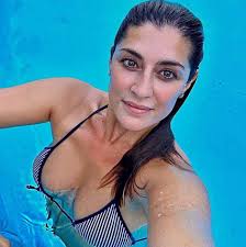 Mia mamma sa che non voglio avere figli da sempre, ed è una bella emozione  essere capita. Un bambino sarebbe un atto egoistico. Essere donna non  significa avere figli e avere accanto