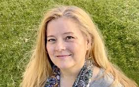 Courtney Hatch's Instagram, Twitter & Facebook