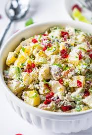 Simple Easy And Ridiculously Creamy Potato Salad With Combination Of Red Skin Potatoes And Golden Potato Potatoe Salad Recipe Creamy Potato Salad Potato Salad