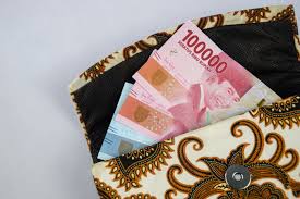 Dapat Bantuan Rp600 000 Pegawai Honorer Bisa Tersenyum Lebar Okezone Economy