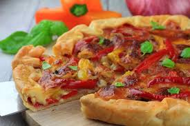 Tarte Salee Aux Poivrons Et Aux Saucisses Recettes Faciles Recette En 2020 Tarte Salee Recette Facile Tarte