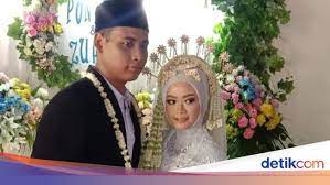 Check spelling or type a new query. Cerita Ponari Dukun Cilik Pemilik Batu Petir Yang Menikah