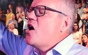 Craig Kelly Stars In New Tourism Australia Ad That Showcases Nation's  Casual Misogyny And Climate Change Denial — The Betoota Advocate