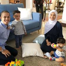 Md zhafran telah dinikahkan oleh pegawai takbir agama daerah petaling, ustaz muhd sujak hj. Pujuk Anak Berdrama Enggan Pakai Uniform Sekolah Suami Fouziah Ghous Buat Tips Mudah Ini Pa Ma