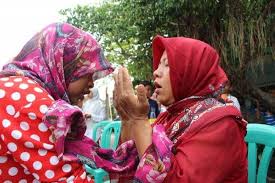 Saya mohon ampun kepada allah yang maha agung. Jelang Ujian Akhir Siswa Sd Gelar Doa Dan Basuh Kaki Orangtua