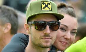 Auf den skipisten hat der salzburger marcel hirscher alles gewonnen, was es zu gewinnen gibt. In Der Schwangerschaft So Halt Sich Marcel Hirschers Freundin Fit Kleinezeitung At