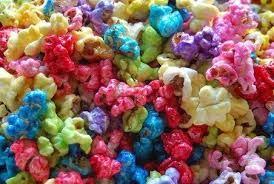 Lo scoppiettare dei popcorn non mancherà di creare il loro interesse per la preparazione. Pop Corn Colorati Ricette Popcorn Festa Per Bambini Popcorn Colorato