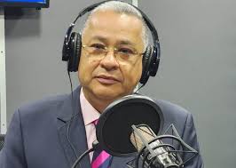 La sugerencia del comisario Douglas Rico a madres y padres sobre el uso de  redes sociales de sus hijos  https://noticiasaldiayalahora.co/sucesos/la-sugerencia-del-comisario- douglas-rico-a-madres-y-padres-sobre-el-uso-de-redes-sociales-de-sus-hijos/