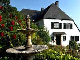 Darüberhinaus ist das restaurant weinhaus im turm in bad honnef über die grenzen von bad honnef hinweg für seine besonders leckere deutsche küche bekannt. 24 Stunden In Bad Honnef Rheinromantik Jugendstil Und Der Alte Bad Honnef
