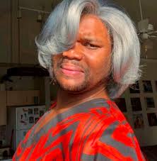 Can yall tell @blakk_tatted to stop trying to pay me for promo 😫😫😂😂😂.  He taking my marketing company too serious. Stay out my business. Calling  my bank to block his payment deposits 😂😂