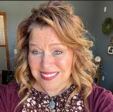 Carrie Spicer's Instagram, Twitter & Facebook