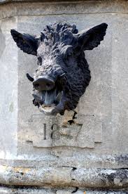 Le Sanglier 1877 Embleme Sur La Fontaine Du Village De Villeneuve Sur Fere Ballade Aux Alentours De La Maison De Camille Et Paul C Wild Boar Sculpture Art