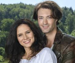 Das glück des jungen paares wäre perfekt, bestünde hrvojes katholische mutter darinka nicht auf einer traditionellen hochzeit in kroatien. Rat Mal Wer Zur Hochzeit Kommt Filmkritik Film Tv Spielfilm