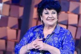 Tanto che nella vita tutto è questione di impasto e dosi giuste. Very True Marisa Laurito Makes A Shocking Revelation I Saw My Body From Above Sitting Curler Ruetir