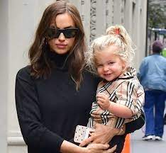 Irina shayk and bradley cooper with their daughter, lea mega. Irina Shayk With Daughter Lea De Seine Shayk Cooper Celebrities Infoseemedia