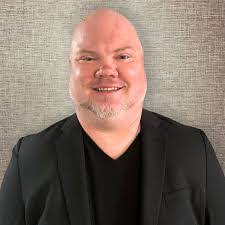 Kellie Layton's Instagram, Twitter & Facebook