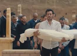 يوسف شعبان ، ممثل مصري، قدم العديد من الأعمال التلفزيونية والسينمائية وكذلك المسرحية لنحو 50 عاماً، كما كان نقيباً للممثلين لدورتين متتاليتين ابتداء من عام 1997. Ø£Ø¨Ùˆ Ø¬Ø¨Ù„ Ø´Ø¨Ø­ Ø§Ù„Ù…ÙˆØª ÙŠØ·Ø§Ø±Ø¯ Ø¹Ø§Ø¦Ù„Ø© Ù…ØµØ·ÙÙ‰ Ø´Ø¹Ø¨Ø§Ù† ÙÙŠ Ø§Ù„Ø­Ù„Ù‚Ø© Ø§Ù„Ø«Ø§Ù†ÙŠØ© Ø¨ÙˆØ§Ø¨Ø© Ø§Ù„Ø´Ø±ÙˆÙ‚ Ù†Ø³Ø®Ø© Ø§Ù„Ù…ÙˆØ¨Ø§ÙŠÙ„