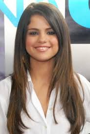 Being one of the trendiest hairstyles for long faces, this sophisticated style will help round out longer faces with a soft, sultry appeal. 25 Black Long Hairstyles For Round Faces Mane Addicts