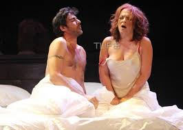 Με τις τηλεοπτικές παραγωγές και θεατρικές παραστάσεις να έχουν μπει στο «πάγο» λόγω κορονοϊού, οι ηθοποιοί βρίσκονται στα σπίτια τους και περιμένουν και εκείνοι να περάσουν οι μέρες της καραντίνας. Gymnh Sto Krebati H Elenh Rantoy Fwtografies Tempo24 News