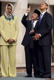 Respectful And Dignified Michelle And Barack Obama Barak And Michelle Obama Barack And Michelle