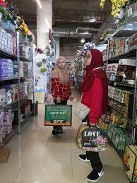 Speel shopping mall bowling, het gratis online spel op y8.com! Seharian Di Selayang Mall