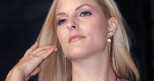 Sandy von den no angels macht karriere im tv. Ex No Angels Star Sandy Molling Emotionale Wutrede Ich Habe Angst Um Die Zukunft Meiner Kinder Bunte De