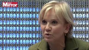 LISA MAXWELL SAYS SHE IS ALREADY MISSING HOLLYOAKS AND WOULD LOVE A LOOSE  WOMEN RETURN
