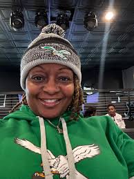 Where can Eagles fans in Charlotte NC area watch games and meet fellow fans?