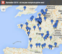 De jeunes turcs participaient également à ce dîner de rupture du jeûne du ramadan (le mois du jeûne des musulmans qui a lieu du 6 mai au 5 juin), à la veille de la journée de la jeunesse des des sports dimanche, une fête nationale en turquie. Ramadan Ou Rompre Le Jeune La Carte