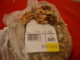 Ca idee, ele trebuie sa aiba volume apropiate (cate icre cam atata miez de paine udat si stors). PreÈ Fabulos Atins De Miezul De NucÄ In Perioada SÄrbÄtorilor